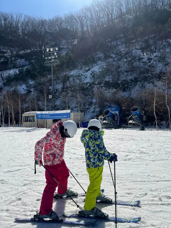 함께 강습받는 두 아이
